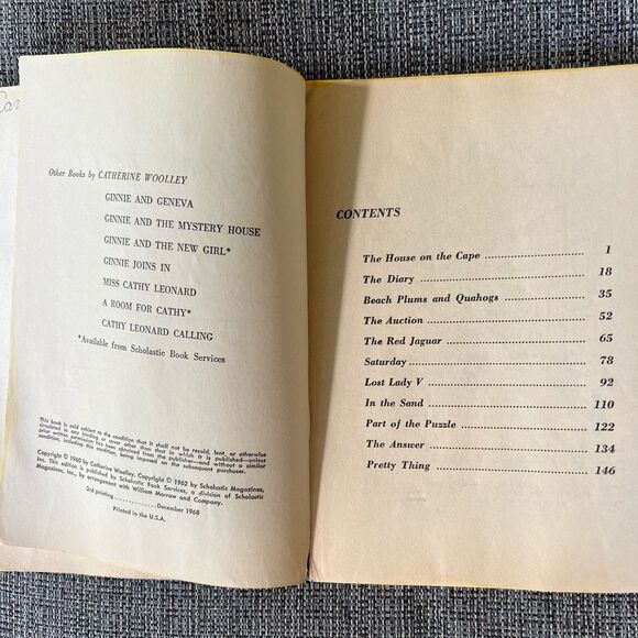 Ginnie and the Mystery Doll By Catherine Woolley Scholastic 1968 - Picture 3 of 6